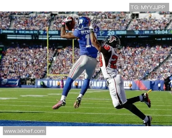 法国足球明星展现肌肉魅力的精彩瞬间与健身秘诀分享 法国足球明星展现肌肉魅力的精彩瞬间与健身秘诀分享