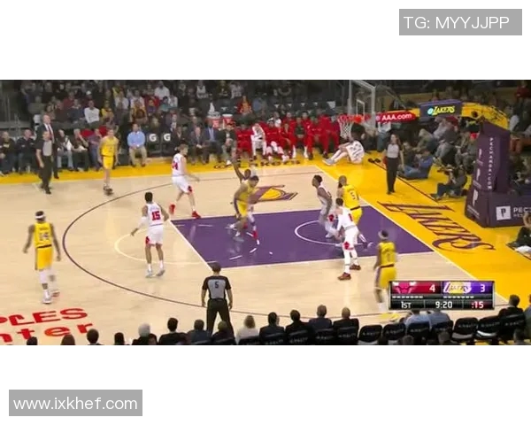 湖人主场迎战公牛双方激战四节争夺胜利荣耀